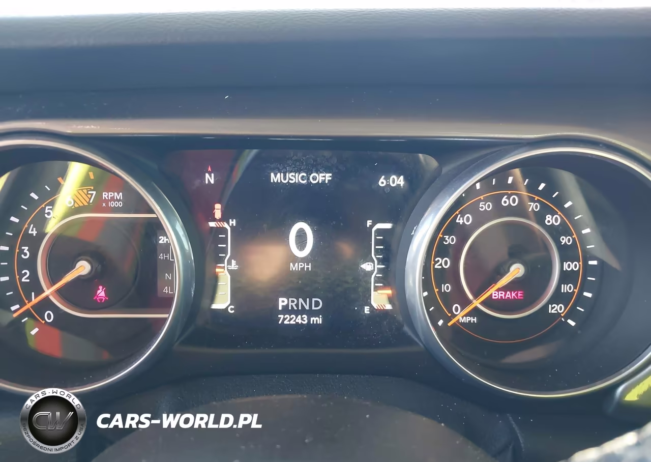 2018 Jeep Wrangler Unlimited Sahara 4X4 VIN:1C4HJXEN7JW220103 - 7
