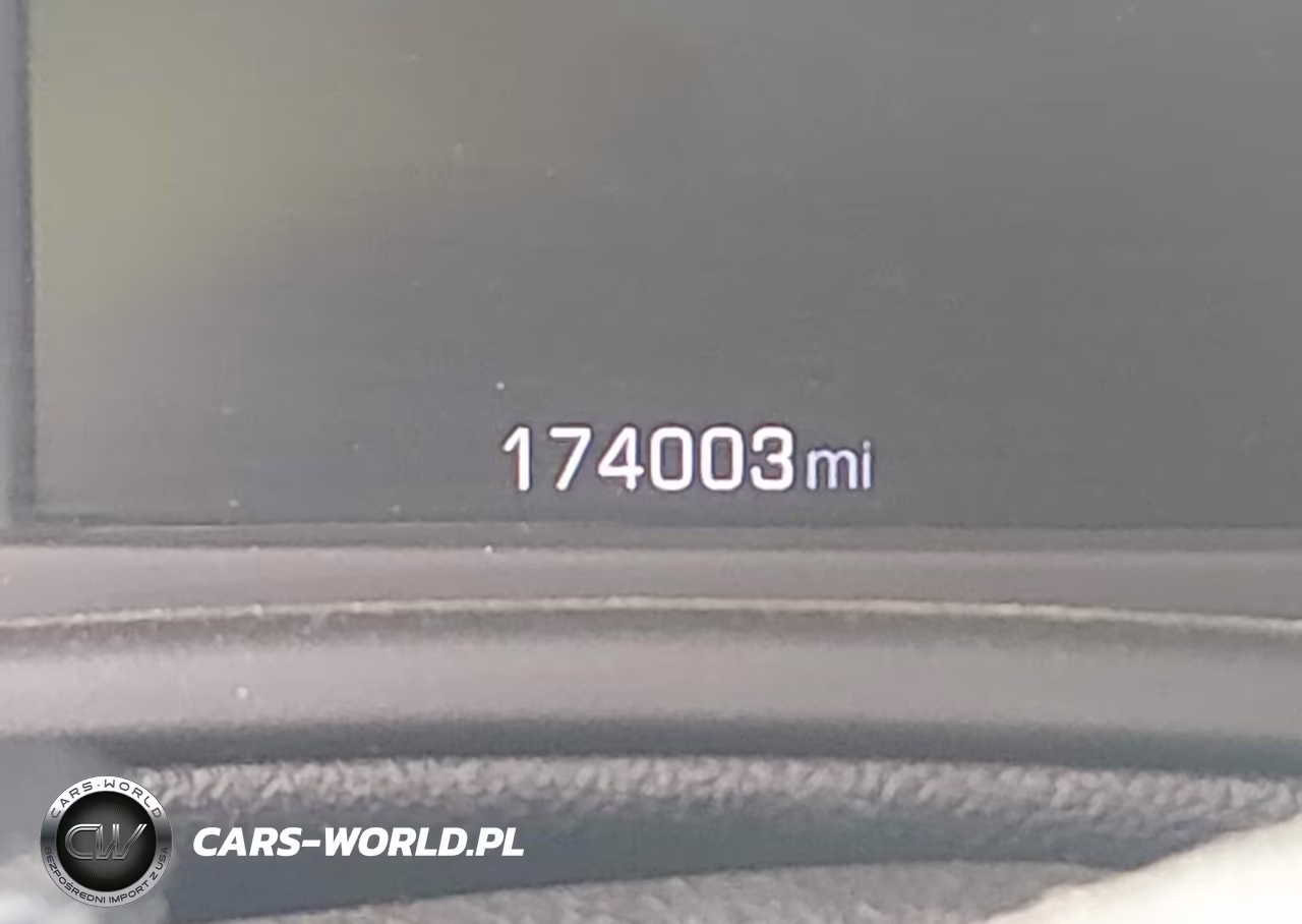 2019 Chevrolet Tahoe Lt VIN:1GNSCBKC9KR169183 - 16