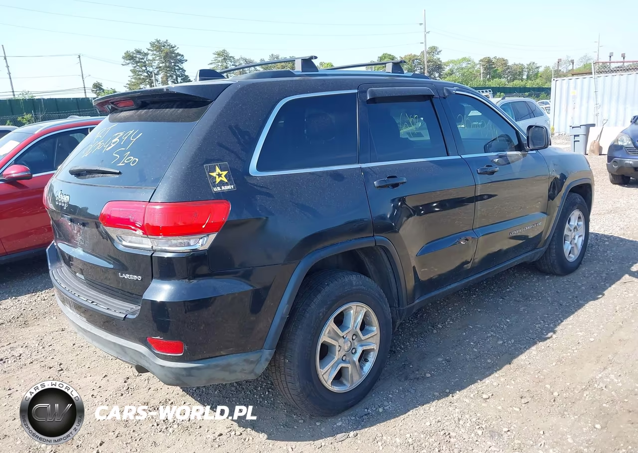 2014 Jeep Grand Cherokee Laredo VIN:1C4RJFAG4EC104743 - 4