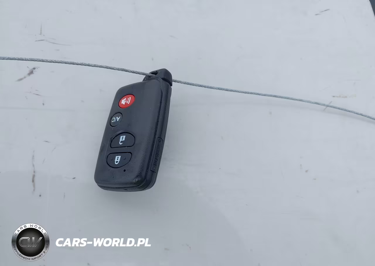 2014 Toyota Prius Two VIN:JTDKN3DU3E0379639 - 11