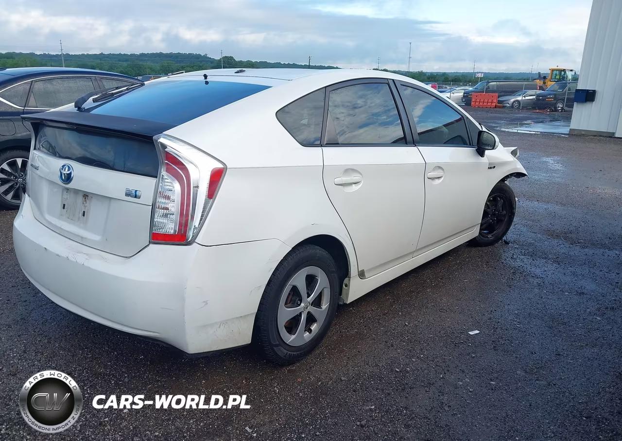 2014 Toyota Prius Two VIN:JTDKN3DU3E0379639 - 4