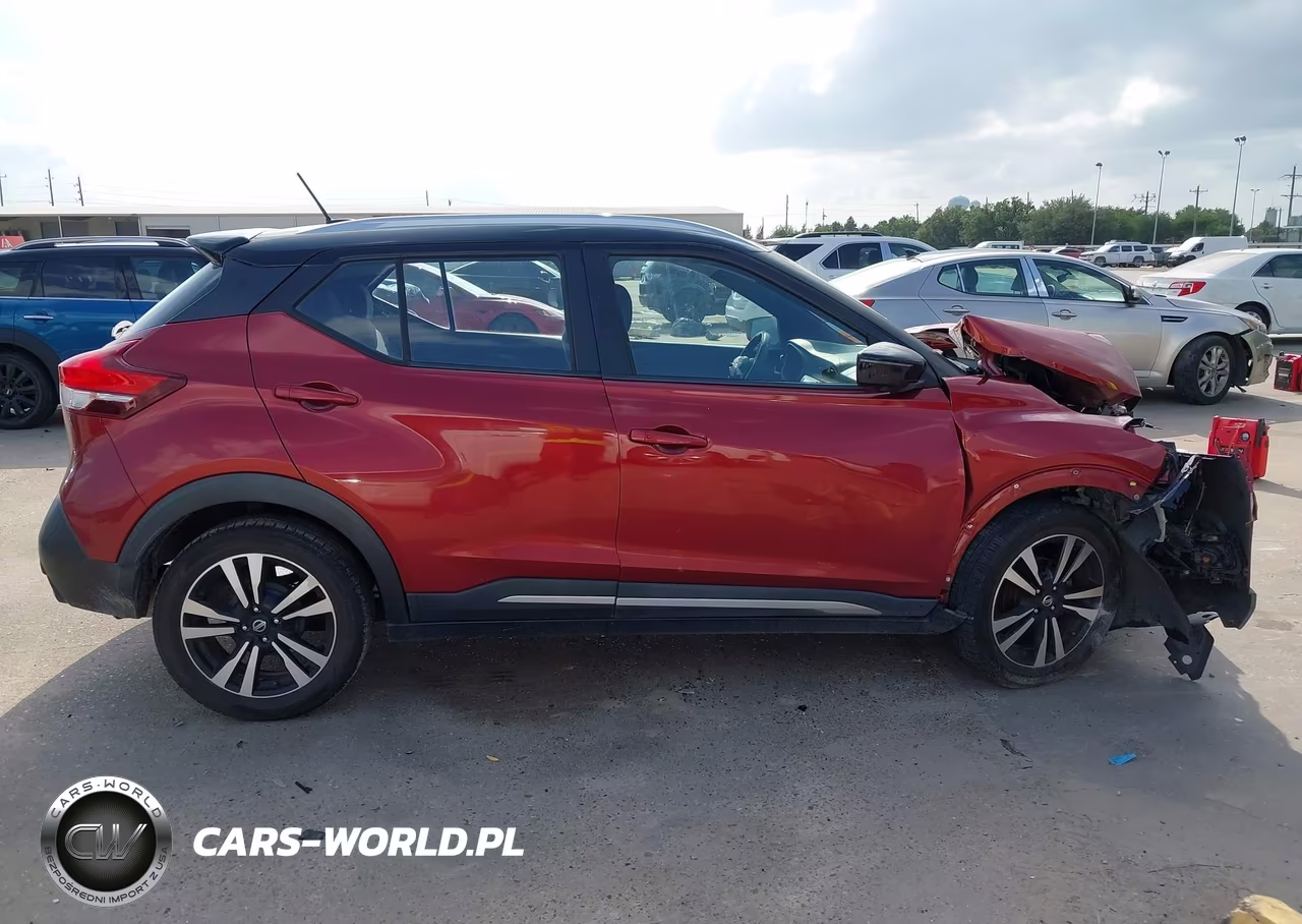 2019 Nissan Kicks Sr VIN:3N1CP5CUXKL477354 - 14