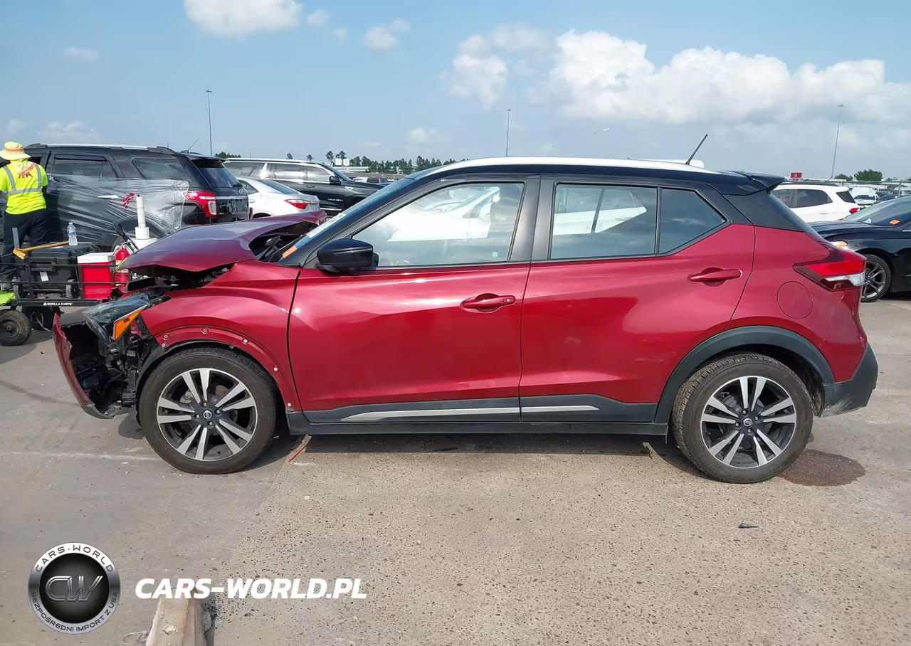 2019 Nissan Kicks Sr VIN:3N1CP5CUXKL477354 - 15
