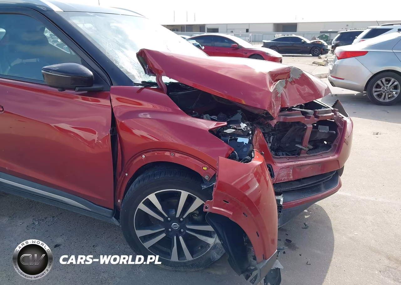 2019 Nissan Kicks Sr VIN:3N1CP5CUXKL477354 - 6