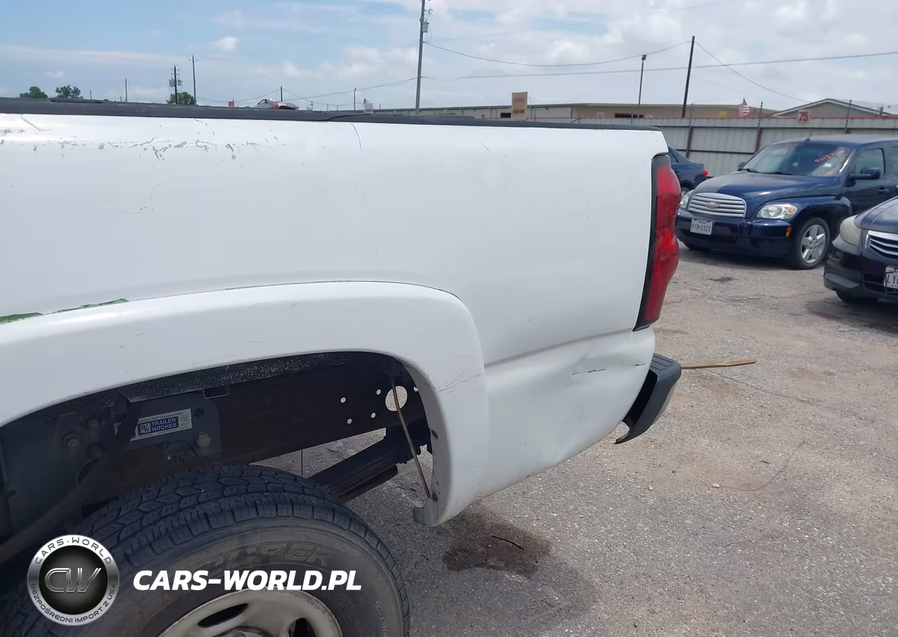 2004 Chevrolet Silverado 2500Hd Ls VIN:1GCHC29U84E207823 - 13