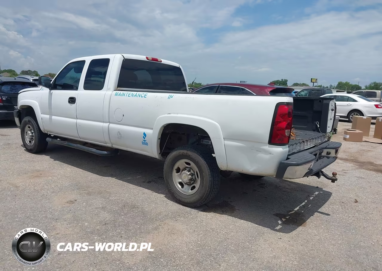 2004 Chevrolet Silverado 2500Hd Ls VIN:1GCHC29U84E207823 - 3