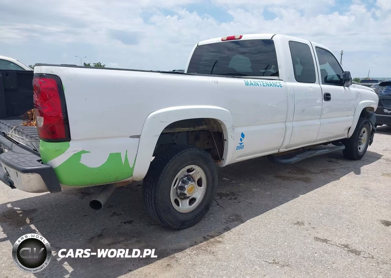 2004 Chevrolet Silverado 2500Hd Ls VIN:1GCHC29U84E207823 - 4