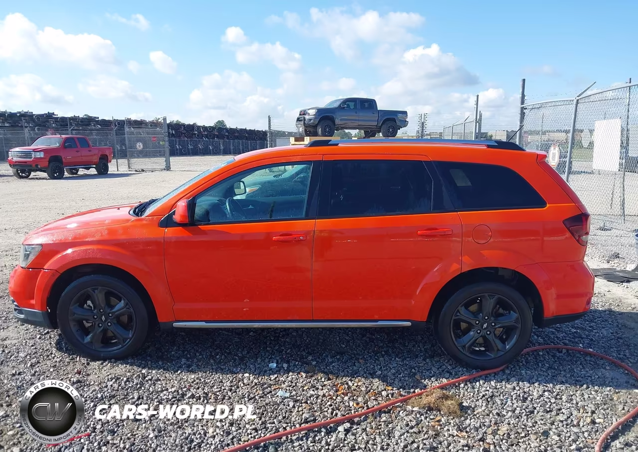 2018 Dodge Journey Crossroad VIN:3C4PDCGB0JT421846 - 14