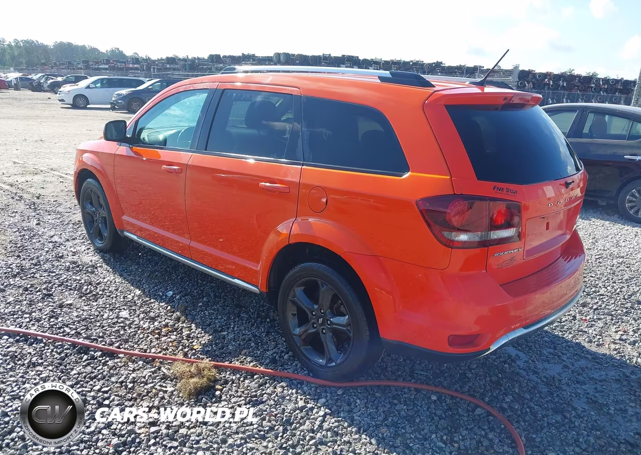 2018 Dodge Journey Crossroad VIN:3C4PDCGB0JT421846 - 3