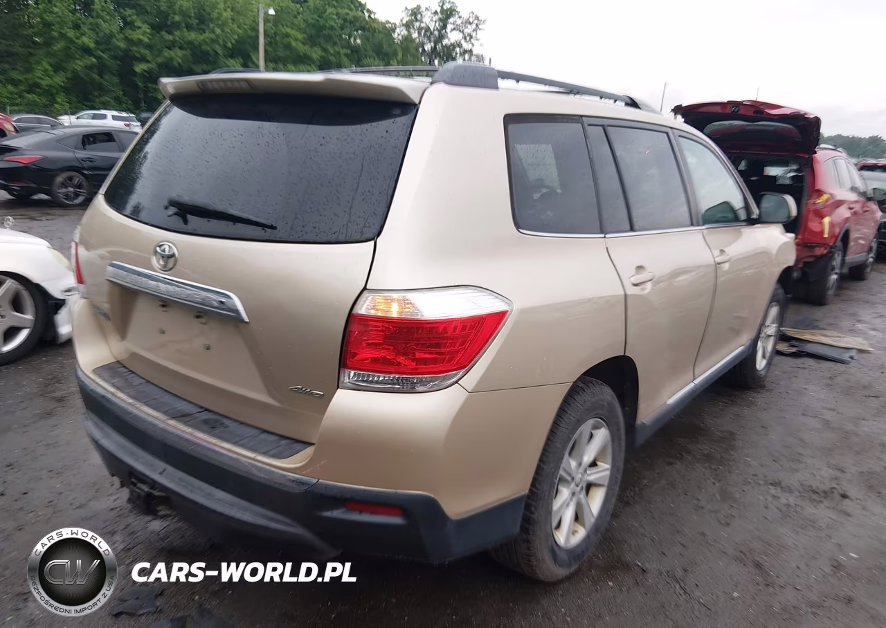 2011 Toyota Highlander Base V6 VIN:5TDBK3EH6BS090841 - 4