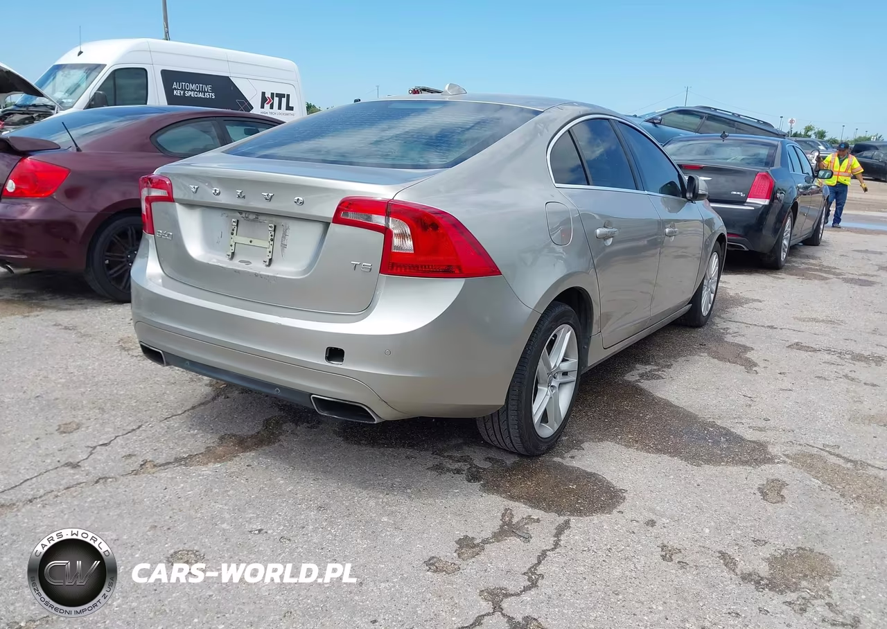 2014 Volvo S60 T5-T5 Platinum-T5 Premier-T5 Premier Plus VIN:YV1612FS5E1287309 - 4