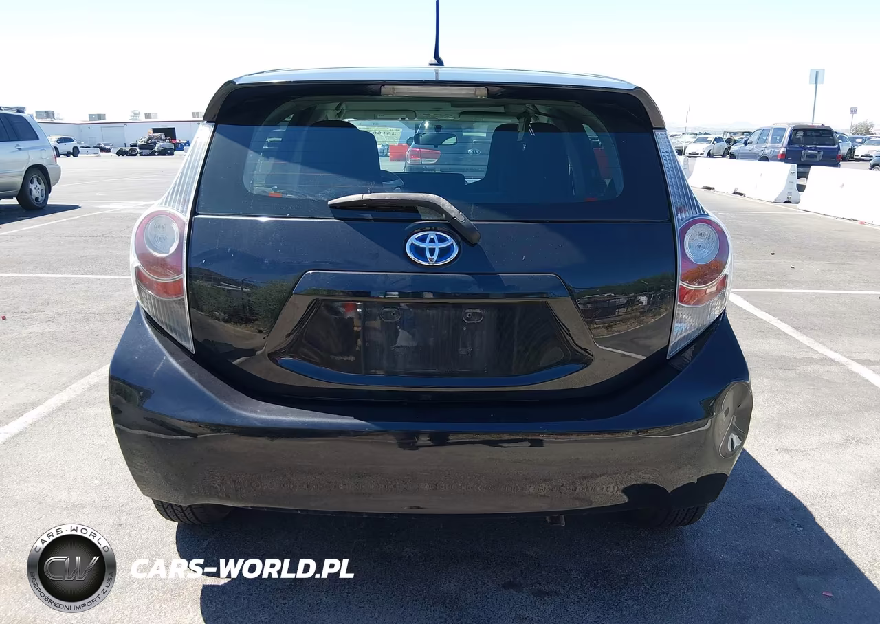 2014 Toyota Prius C One VIN:JTDKDTB36E1060162 - 15