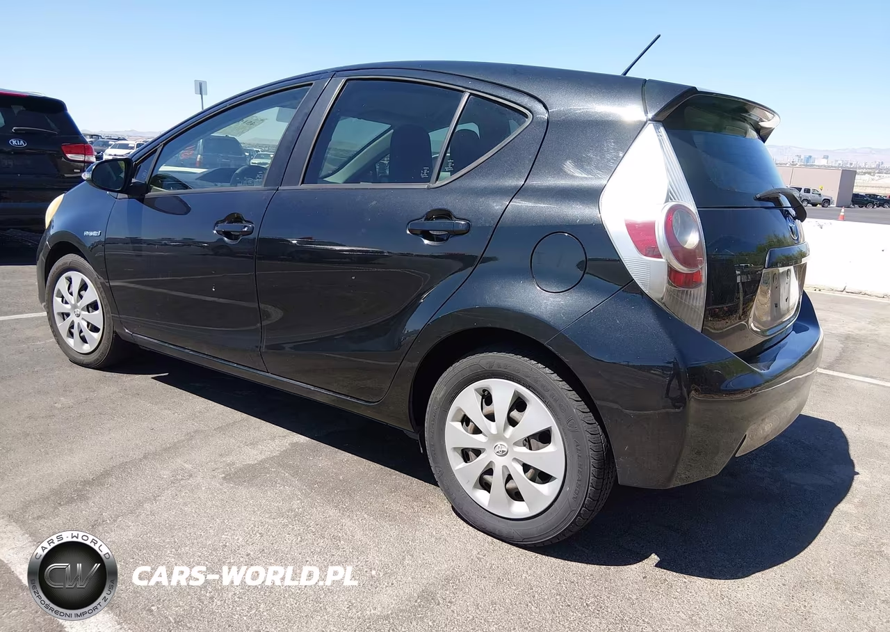 2014 Toyota Prius C One VIN:JTDKDTB36E1060162 - 3