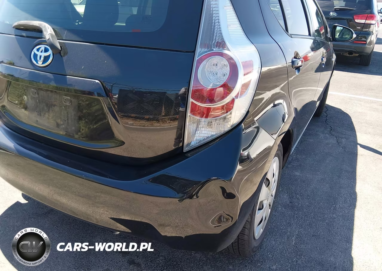 2014 Toyota Prius C One VIN:JTDKDTB36E1060162 - 6