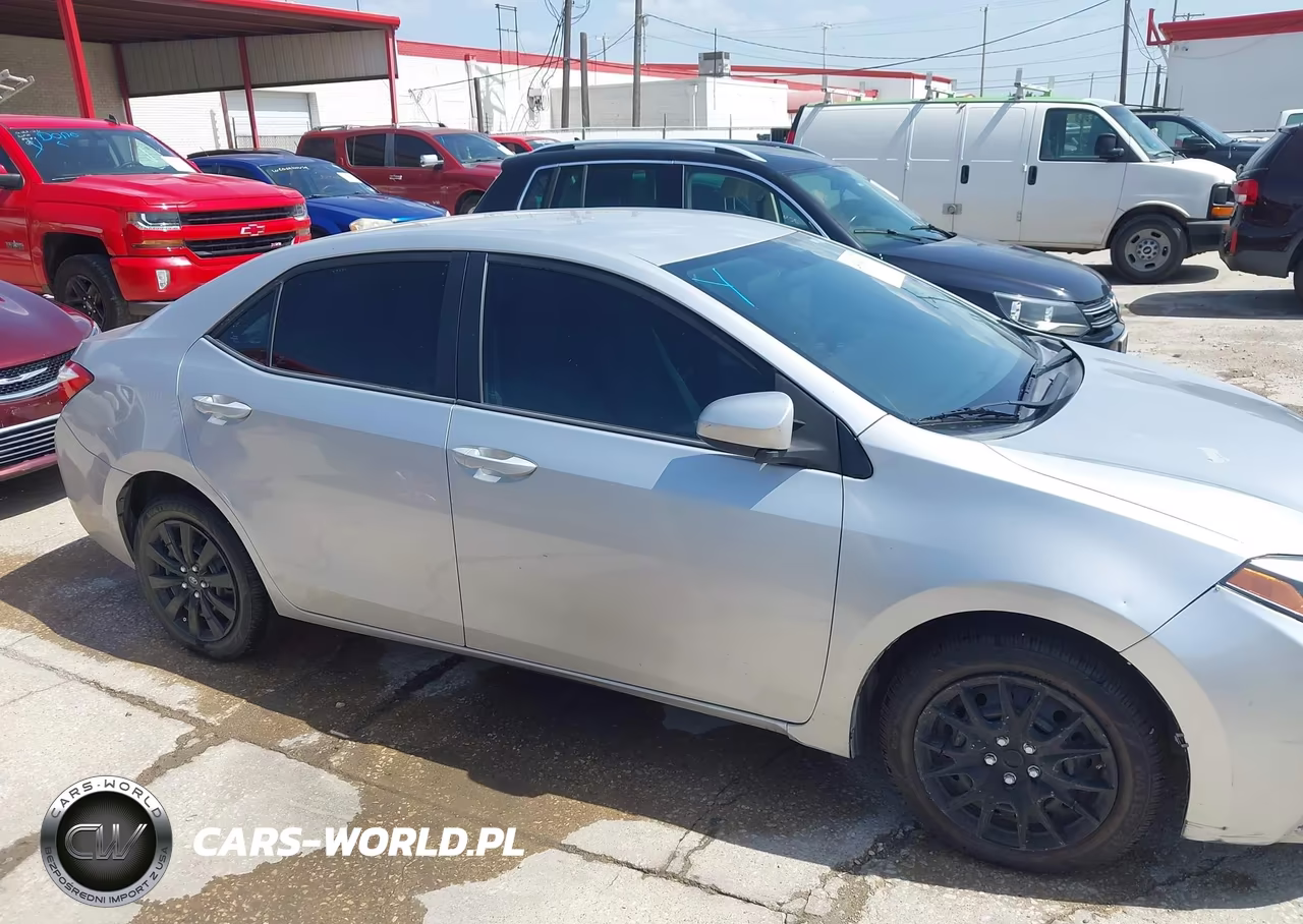 2015 Toyota Corolla Le VIN:5YFBURHE4FP363370 - 13