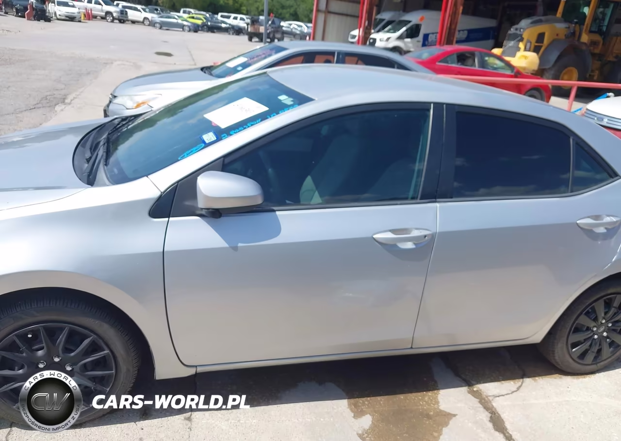 2015 Toyota Corolla Le VIN:5YFBURHE4FP363370 - 14