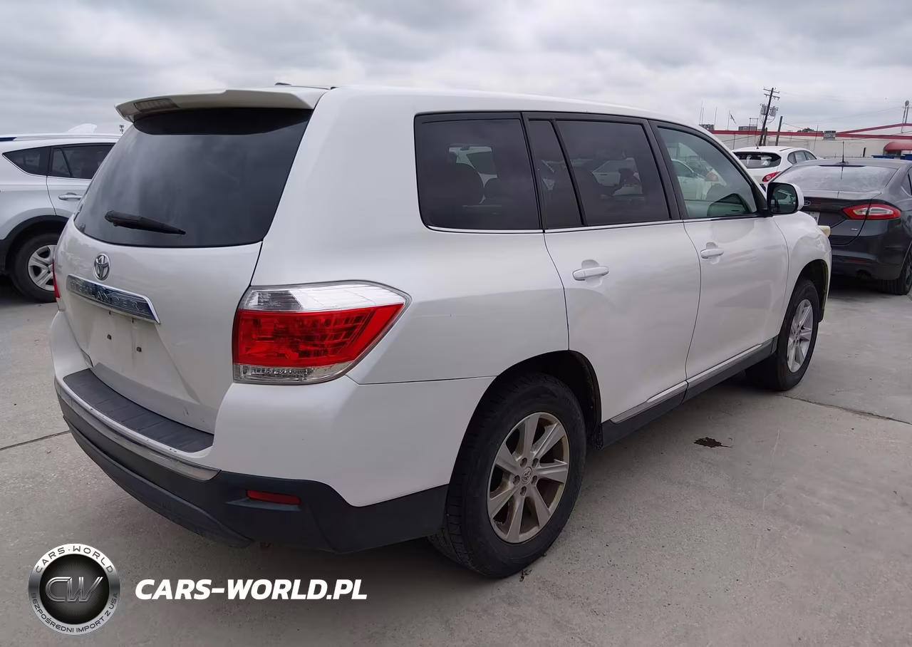 2011 Toyota Highlander Base V6 VIN:5TDZK3EH0BS032464 - 4