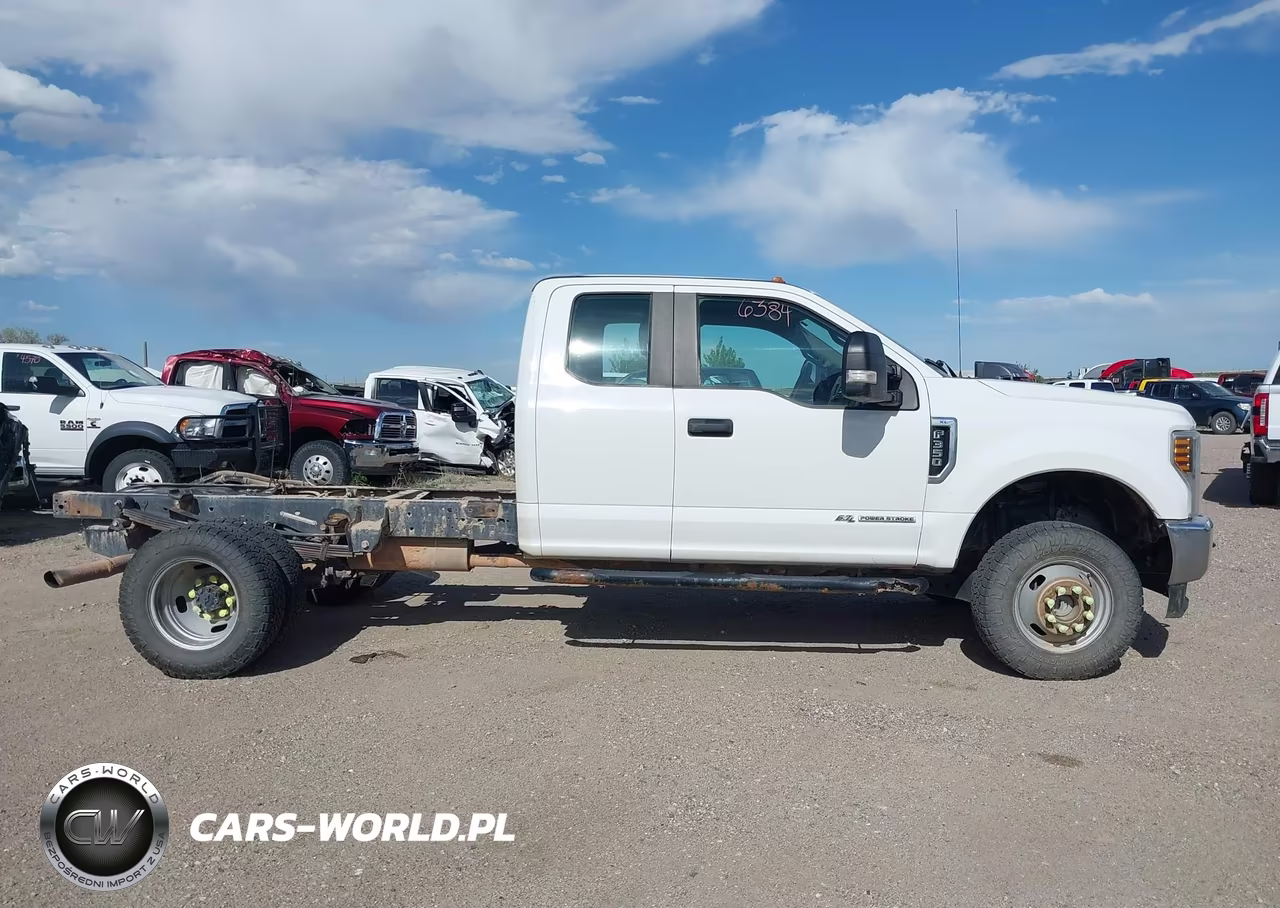2018 Ford F-350 Chassis Xl VIN:1FD8X3H6XJEC49091 - 17