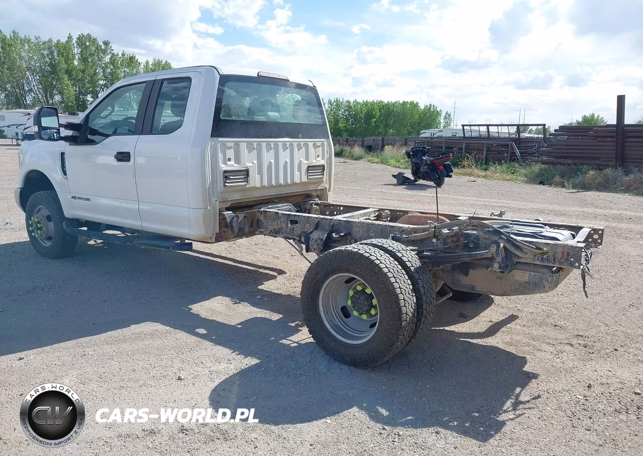2018 Ford F-350 Chassis Xl VIN:1FD8X3H6XJEC49091 - 3