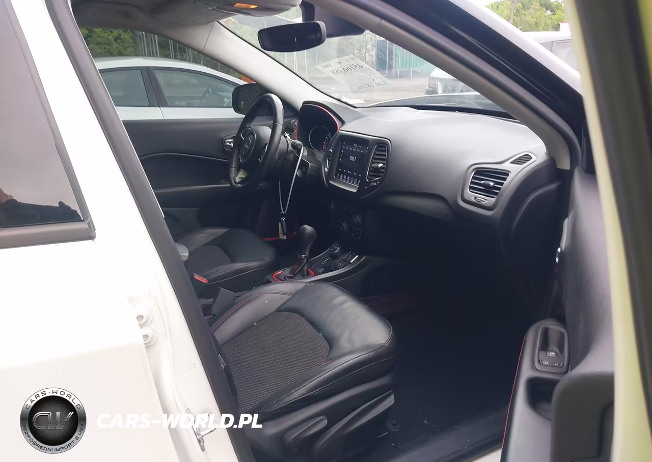 2019 Jeep Compass Trailhawk 4X4 VIN:3C4NJDDB5KT721166 - 5