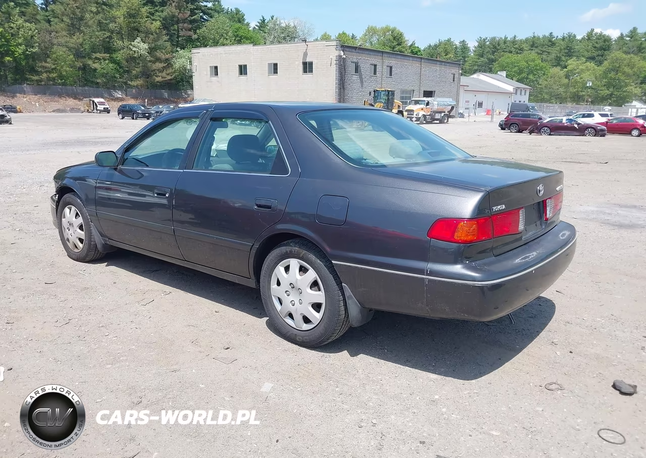 2000 Toyota Camry Le VIN:JT2BG22K2Y0494705 - 3