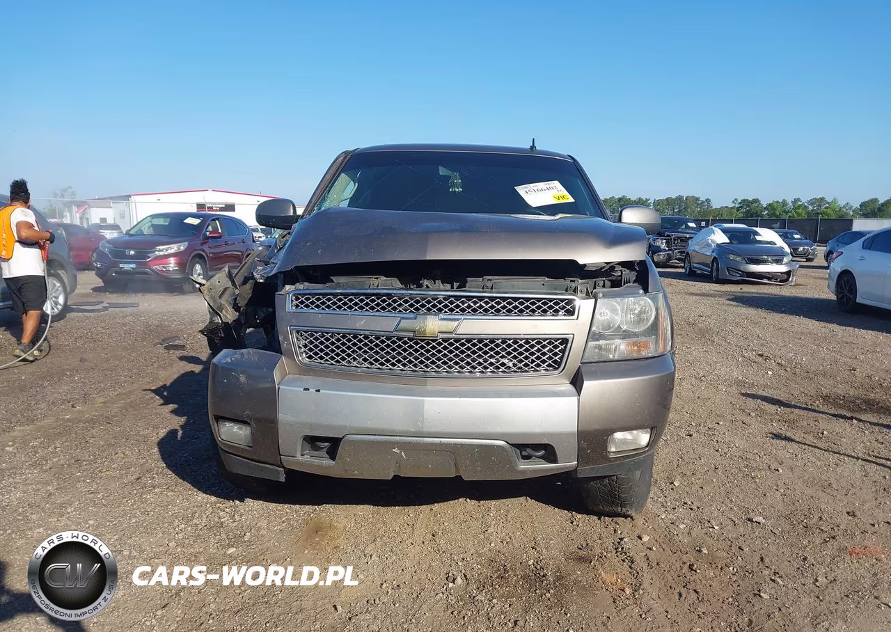 2011 Chevrolet Tahoe Lt VIN:1GNSKBE03BR391982 - 12