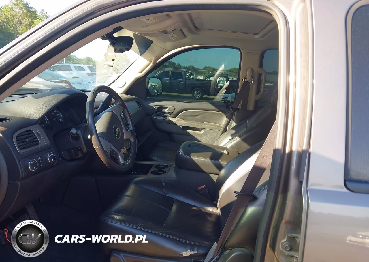 2011 Chevrolet Tahoe Lt VIN:1GNSKBE03BR391982 - 5