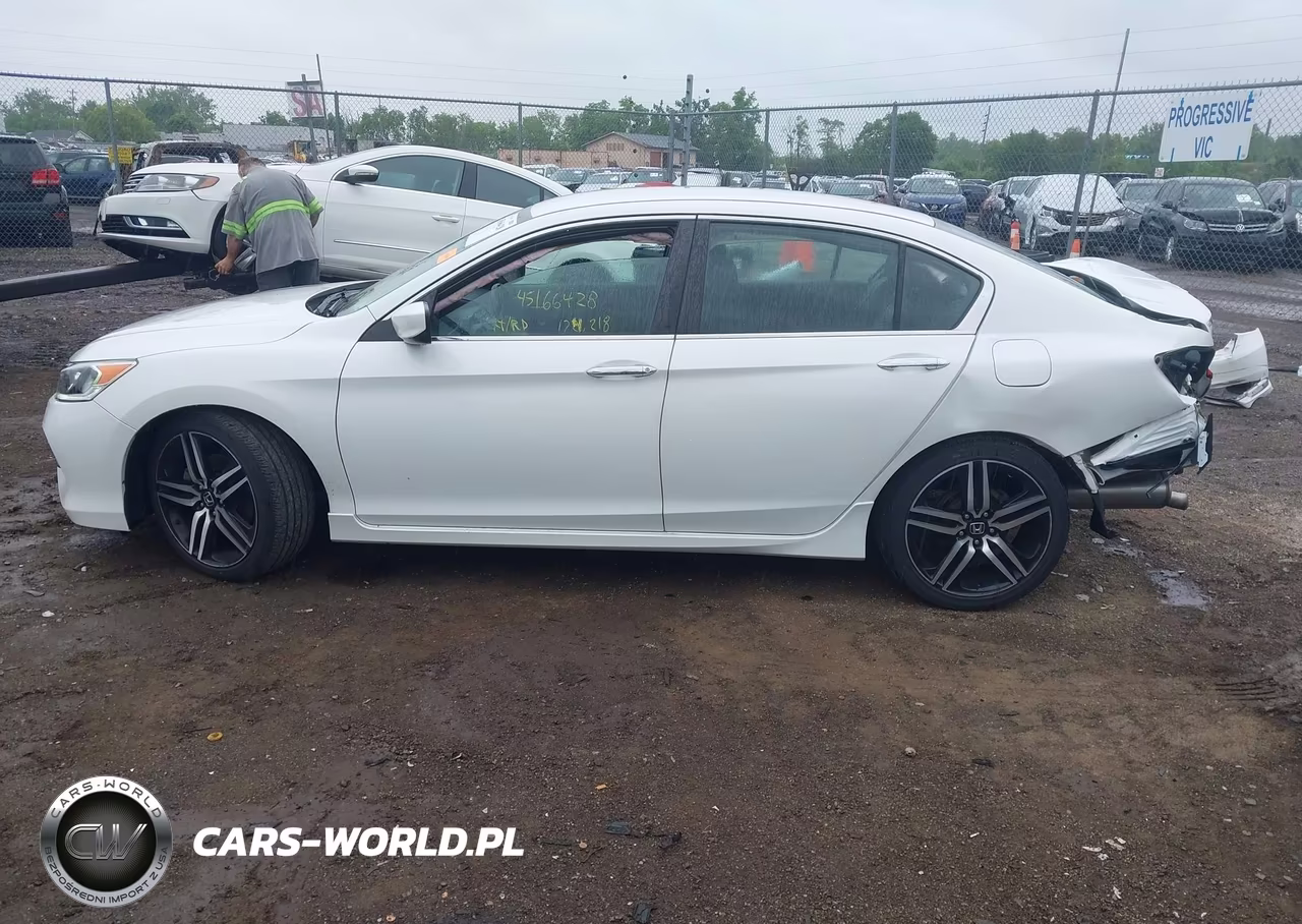 2016 Honda Accord Sport VIN:1HGCR2F54GA185385 - 14