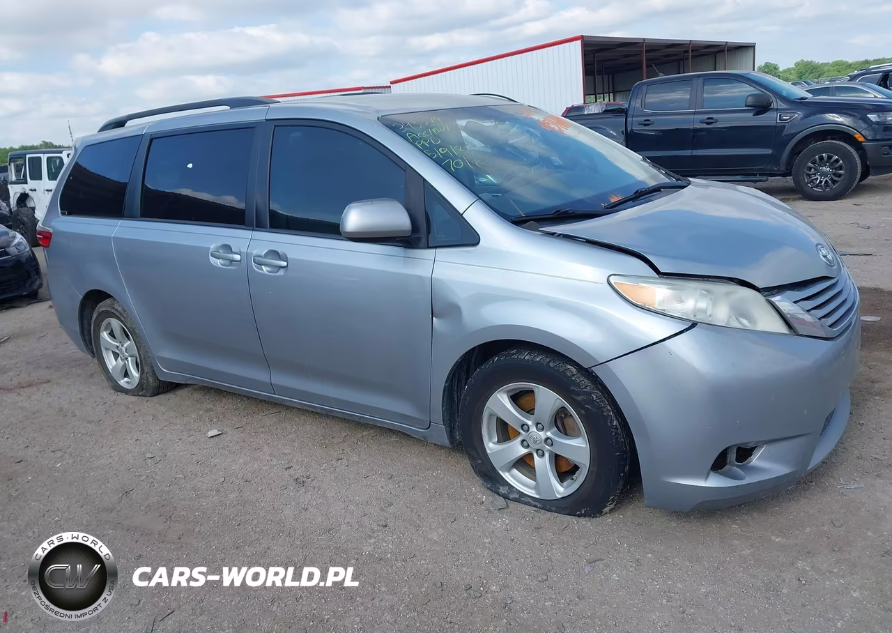 2017 Toyota Sienna Le 8 Passenger
