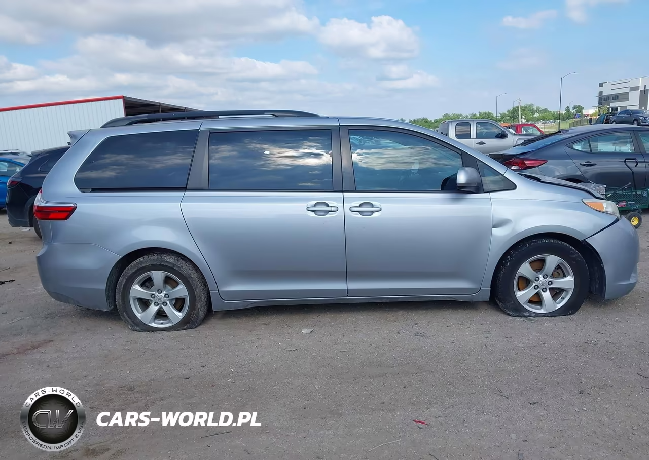 2017 Toyota Sienna Le 8 Passenger VIN:5TDKZ3DC8HS769794 - 13