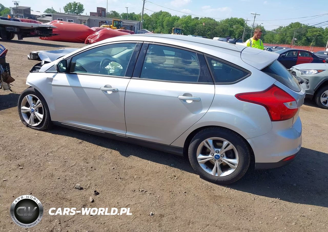 2012 Ford Focus Se VIN:1FAHP3K25CL246789 - 3