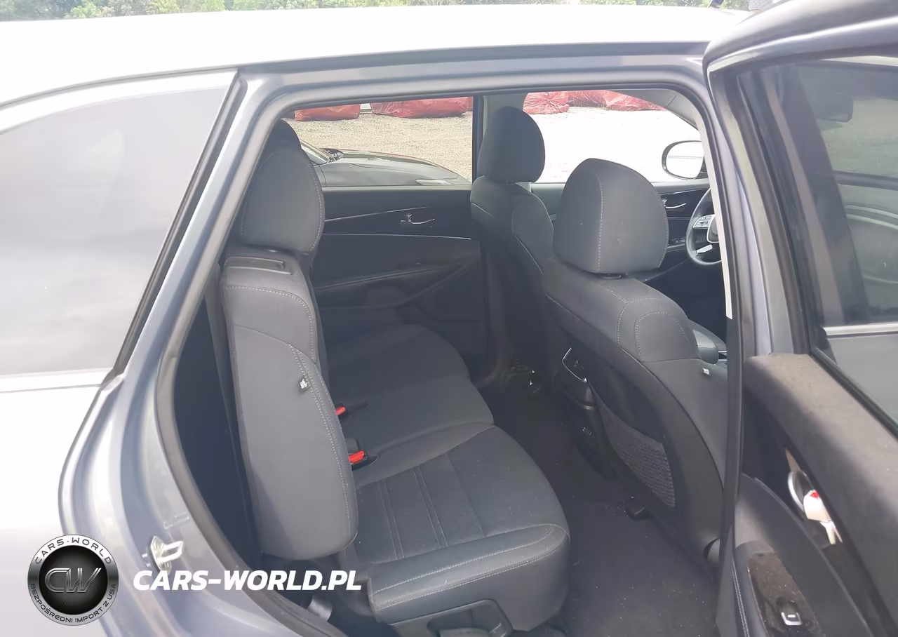 2019 Kia Sorento 2.4L L VIN:5XYPG4A32KG610988 - 8