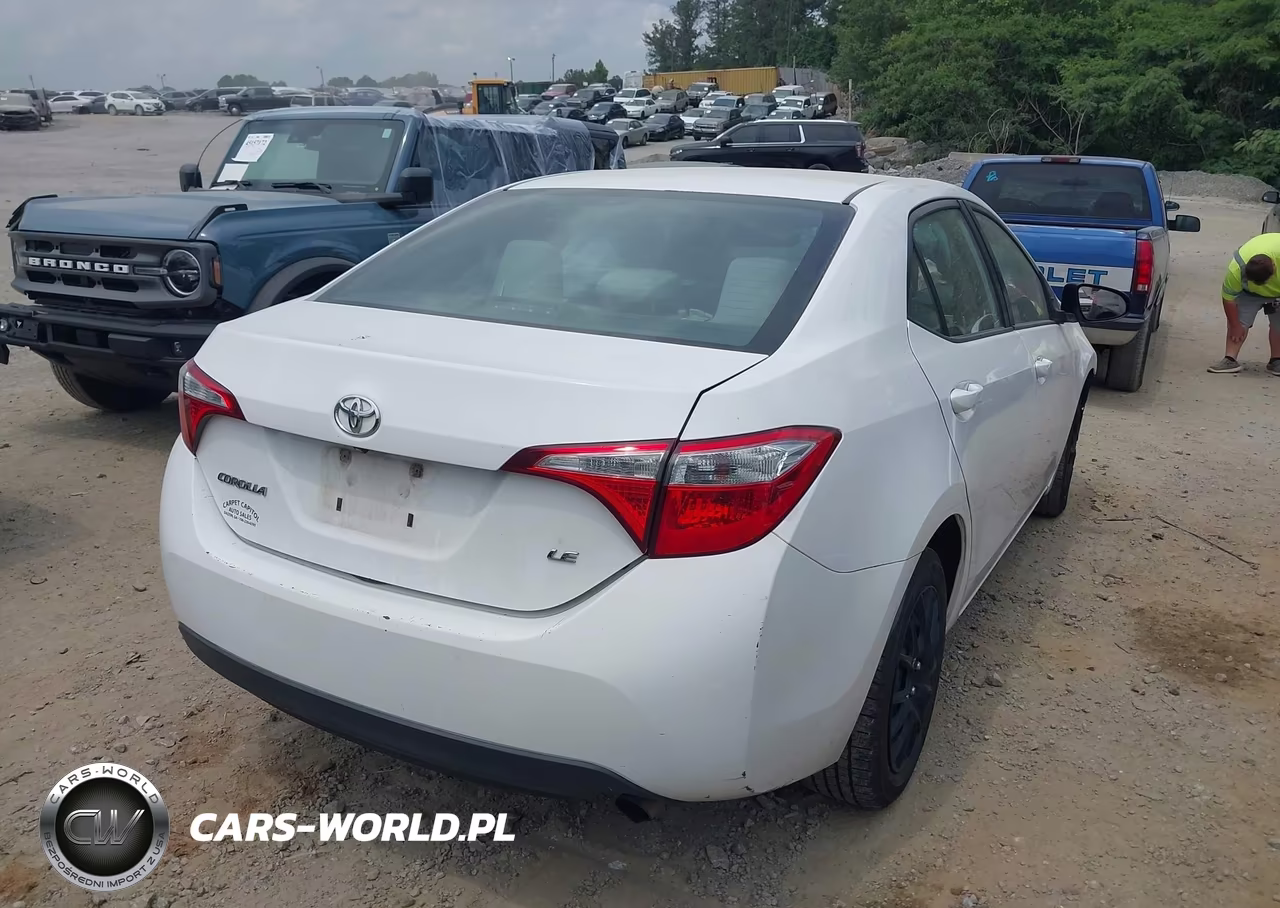 2015 Toyota Corolla Le VIN:2T1BURHE4FC443428 - 4