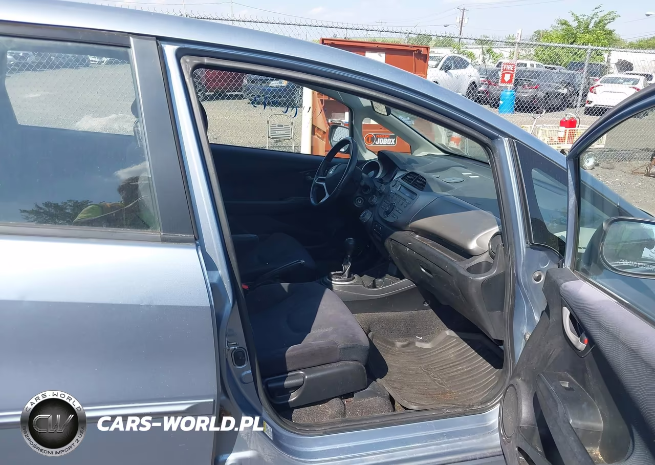 2011 Honda Fit Sport VIN:JHMGE8G5XBC009465 - 5