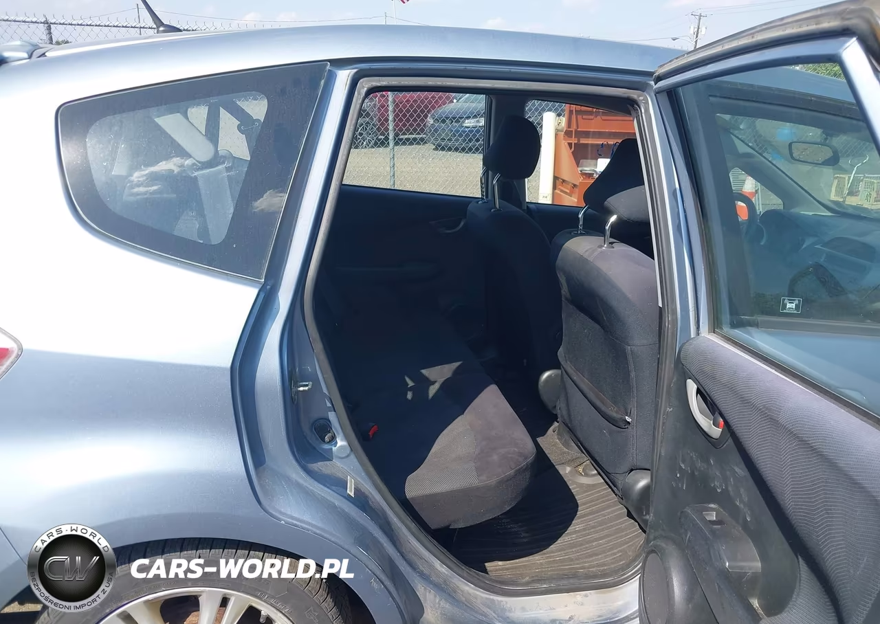 2011 Honda Fit Sport VIN:JHMGE8G5XBC009465 - 8