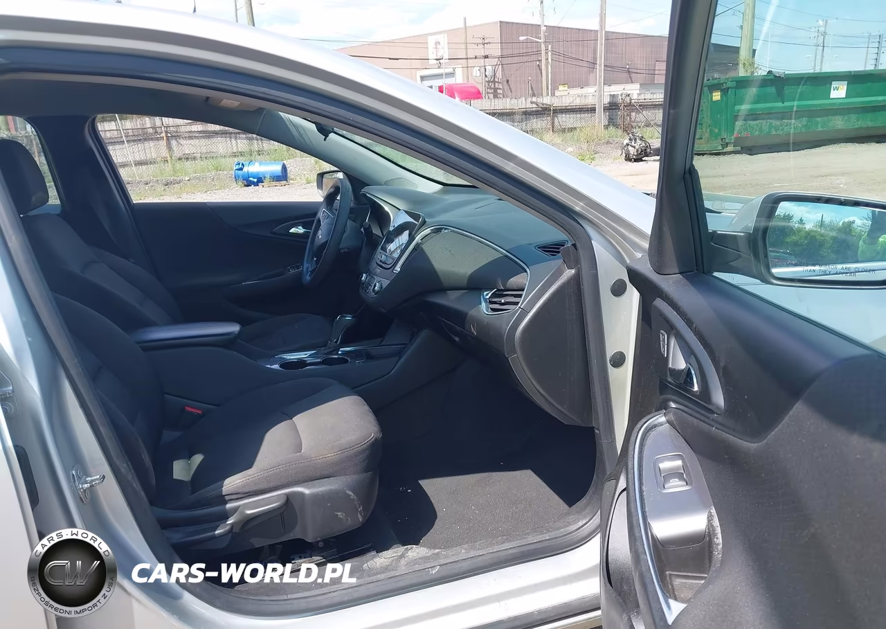 2019 Chevrolet Malibu Lt VIN:1G1ZD5ST3KF117533 - 5