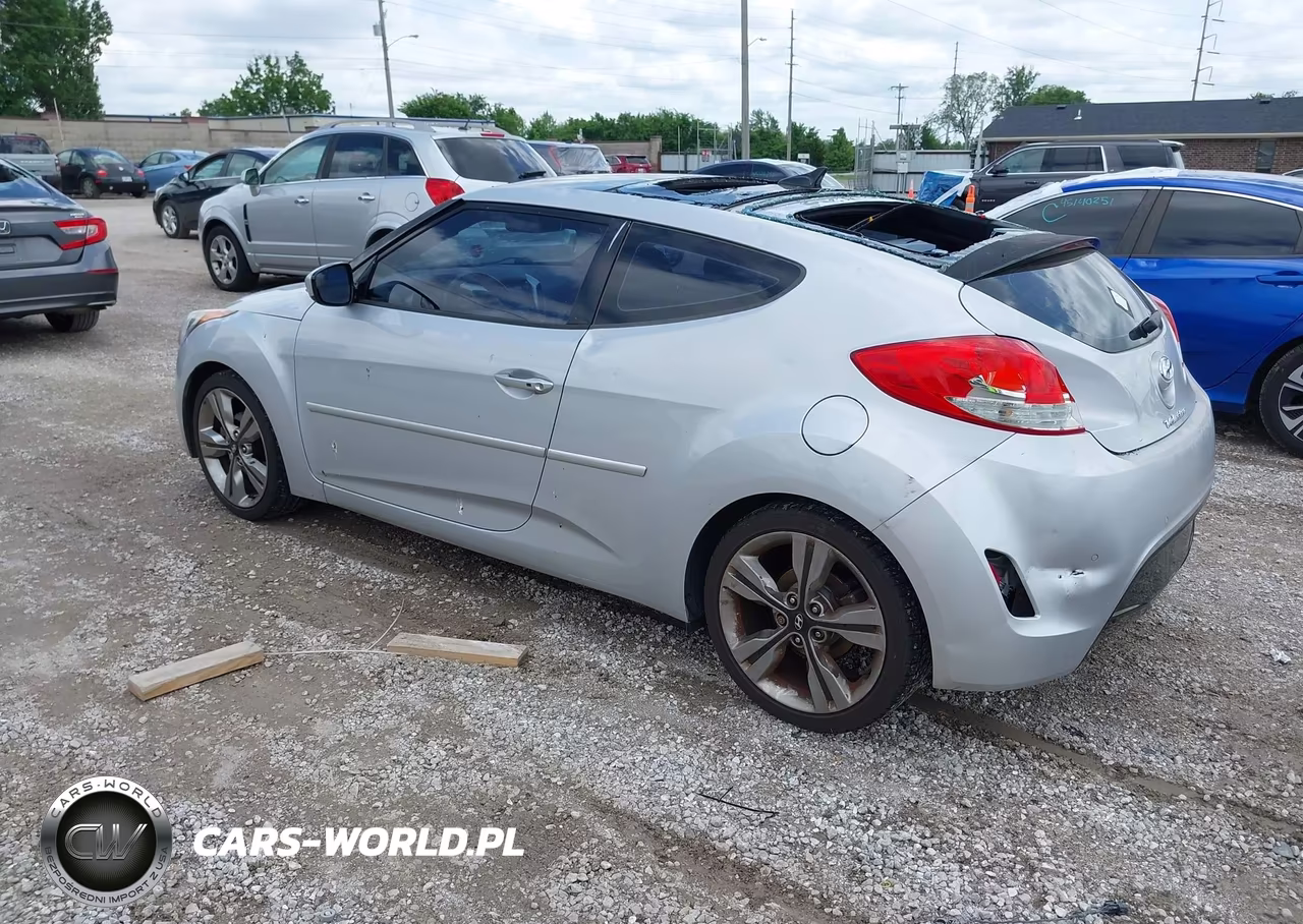 2016 Hyundai Veloster VIN:KMHTC6AD1GU258325 - 3
