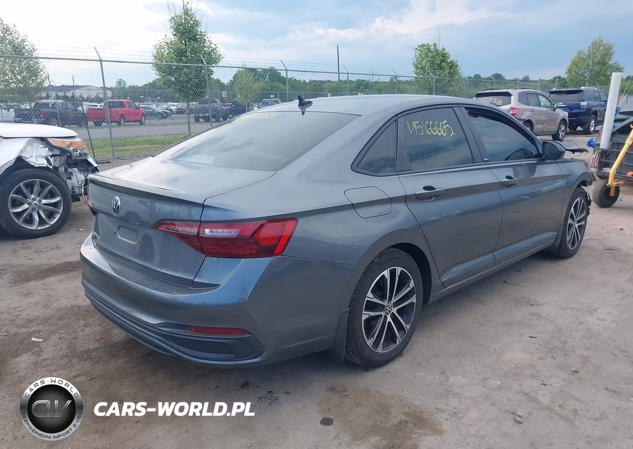 2023 Volkswagen Jetta 1.5T Sport VIN:3VWBM7BU0PM007363 - 4