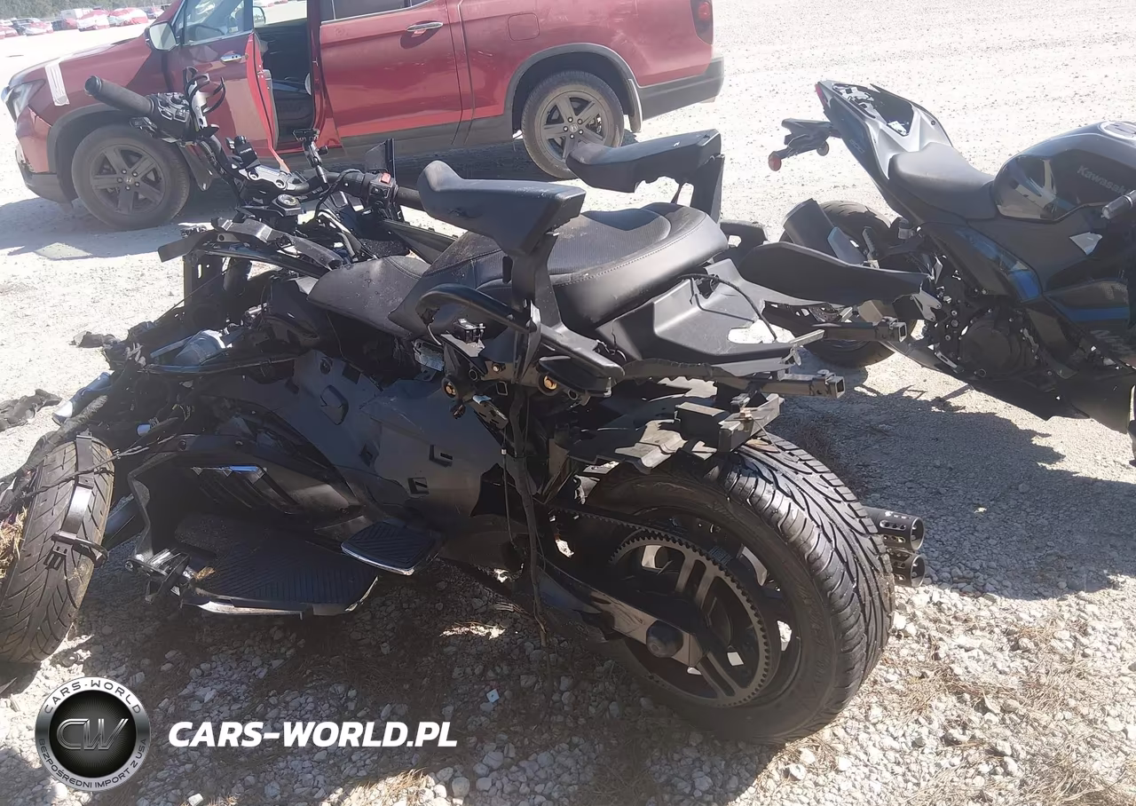 2020 Can-Am Spyder Roadster Rt-Rt Limited VIN:2BXNBDD2XLV006585 - 3