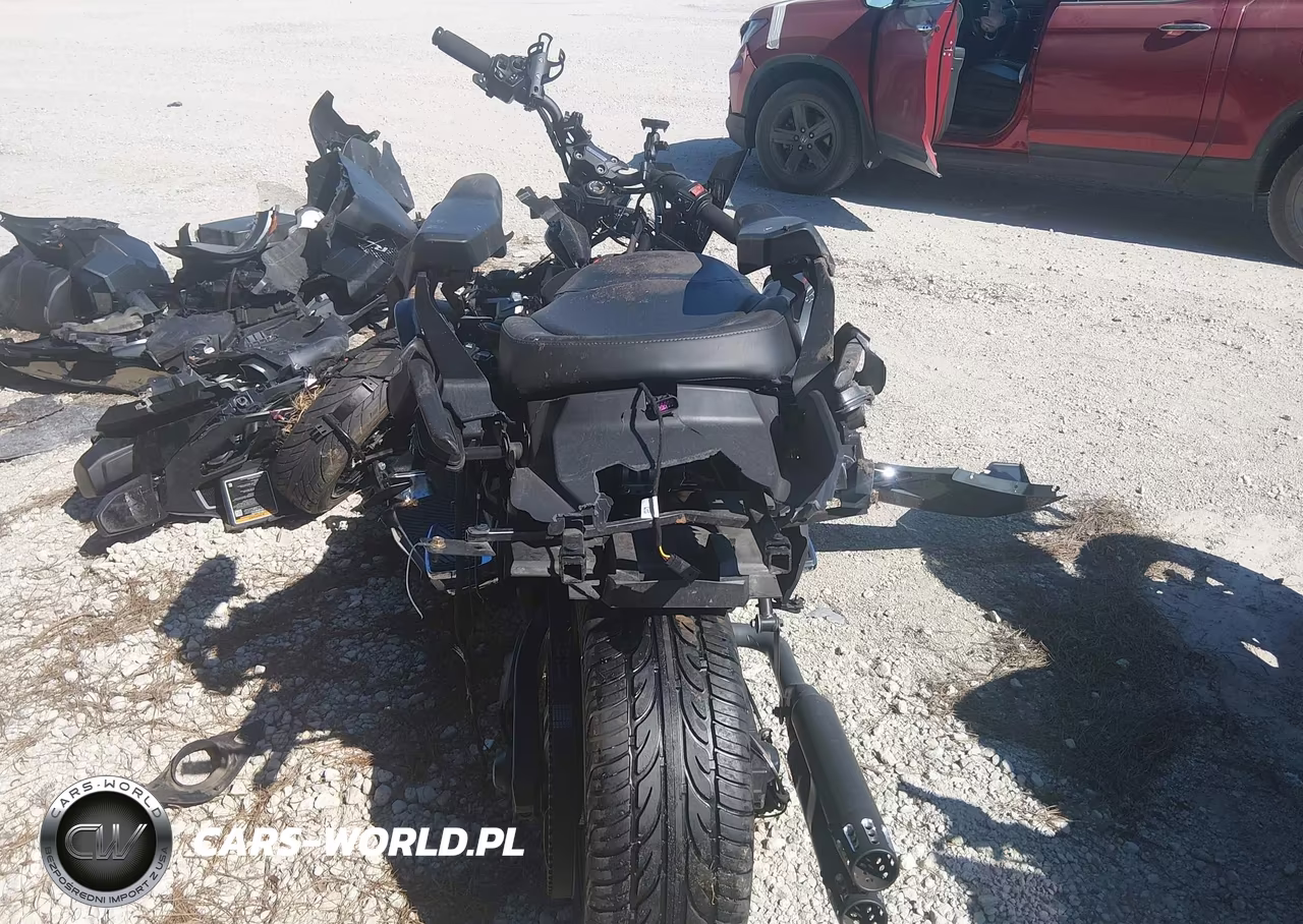 2020 Can-Am Spyder Roadster Rt-Rt Limited VIN:2BXNBDD2XLV006585 - 6