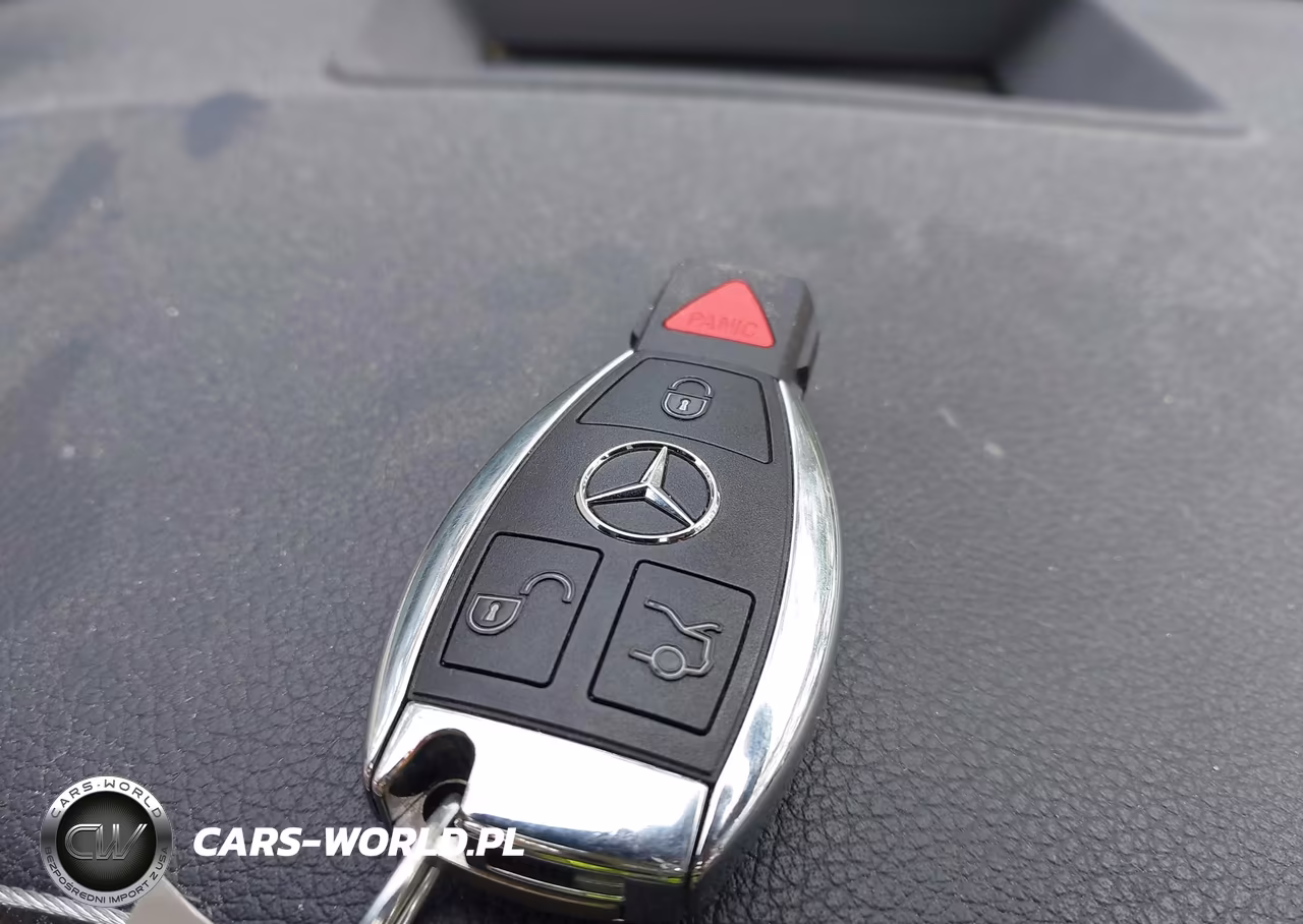 2016 Mercedes-Benz C-Class C 300 VIN:WDDWF4KBXGR140177 - 11