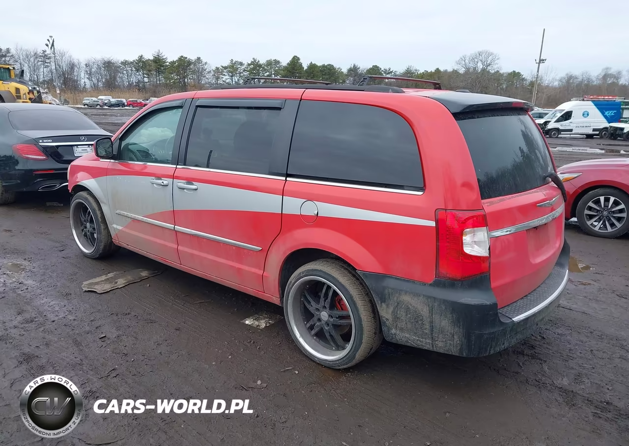 2013 Chrysler Town & Country Touring VIN:2C4RC1BG1DR657884 - 3