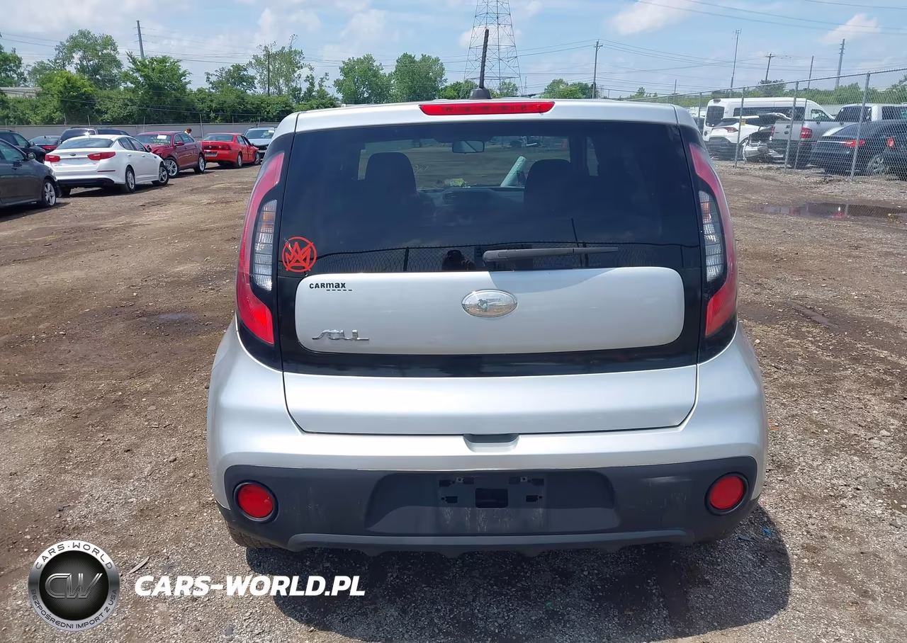 2018 Kia Soul VIN:KNDJN2A25J7561062 - 17