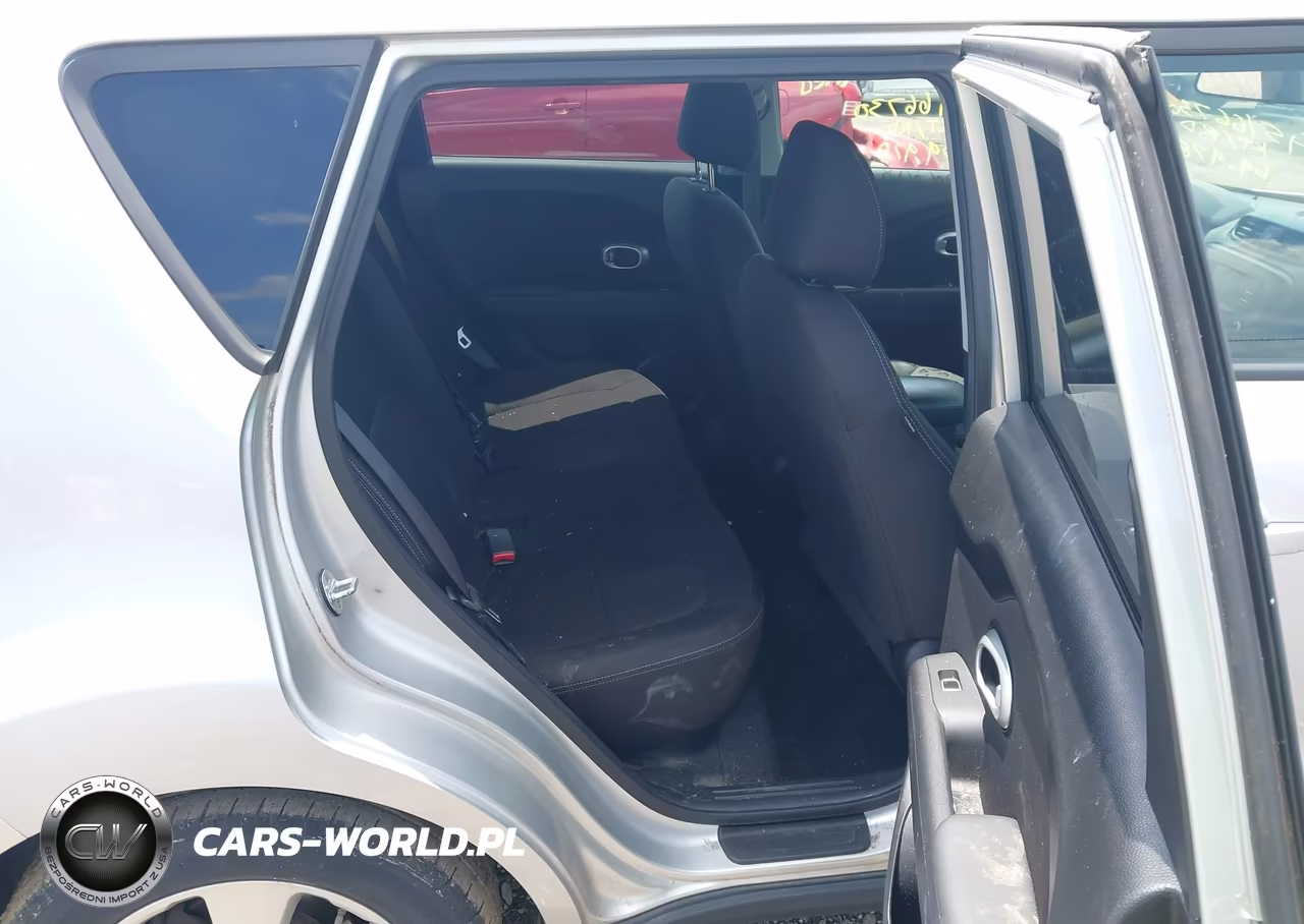 2018 Kia Soul VIN:KNDJN2A25J7561062 - 8