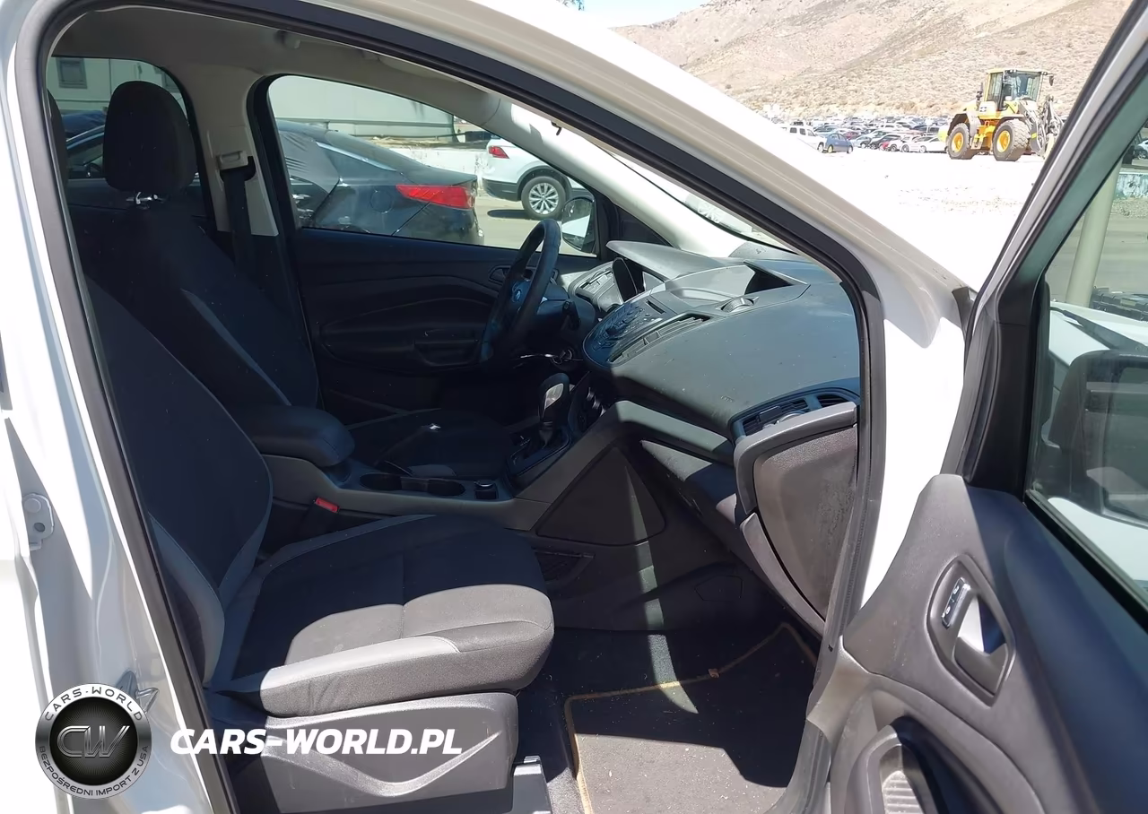 2015 Ford Escape S VIN:1FMCU0F7XFUA27886 - 5