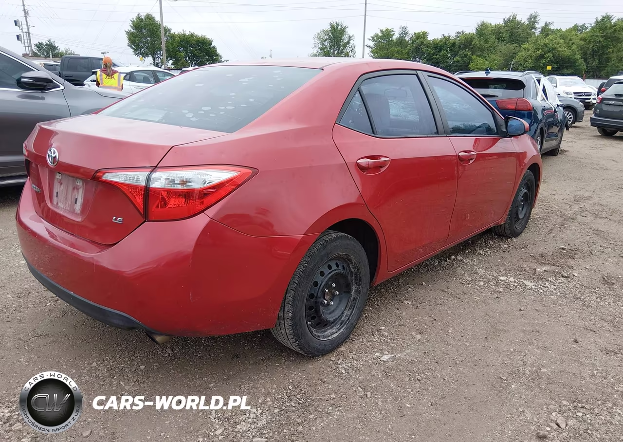 2015 Toyota Corolla Le VIN:5YFBURHE5FP281549 - 4