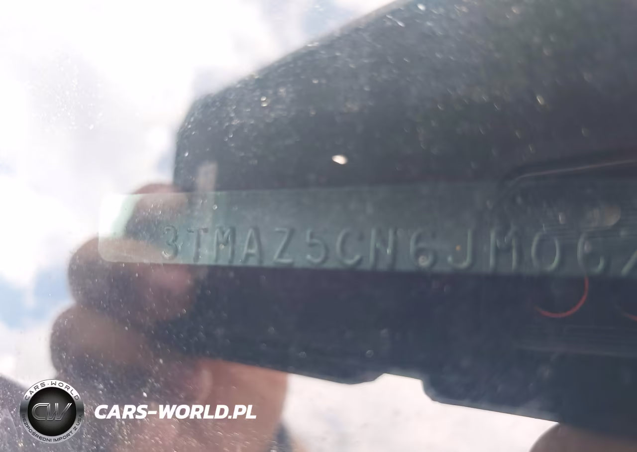 2018 Toyota Tacoma Sr5 V6 VIN:3TMAZ5CN6JM067473 - 17