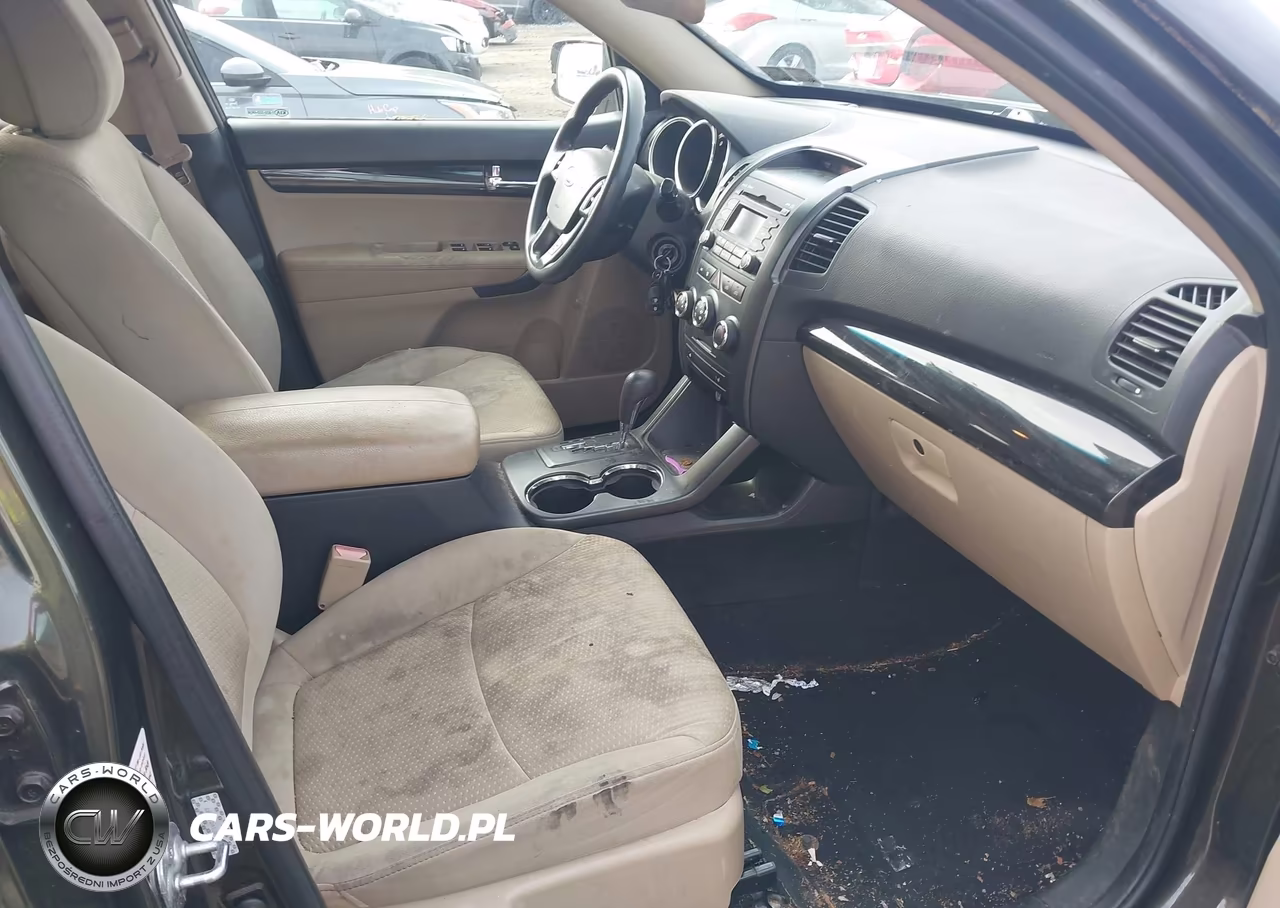 2011 Kia Sorento Lx VIN:5XYKTDA13BG105692 - 5