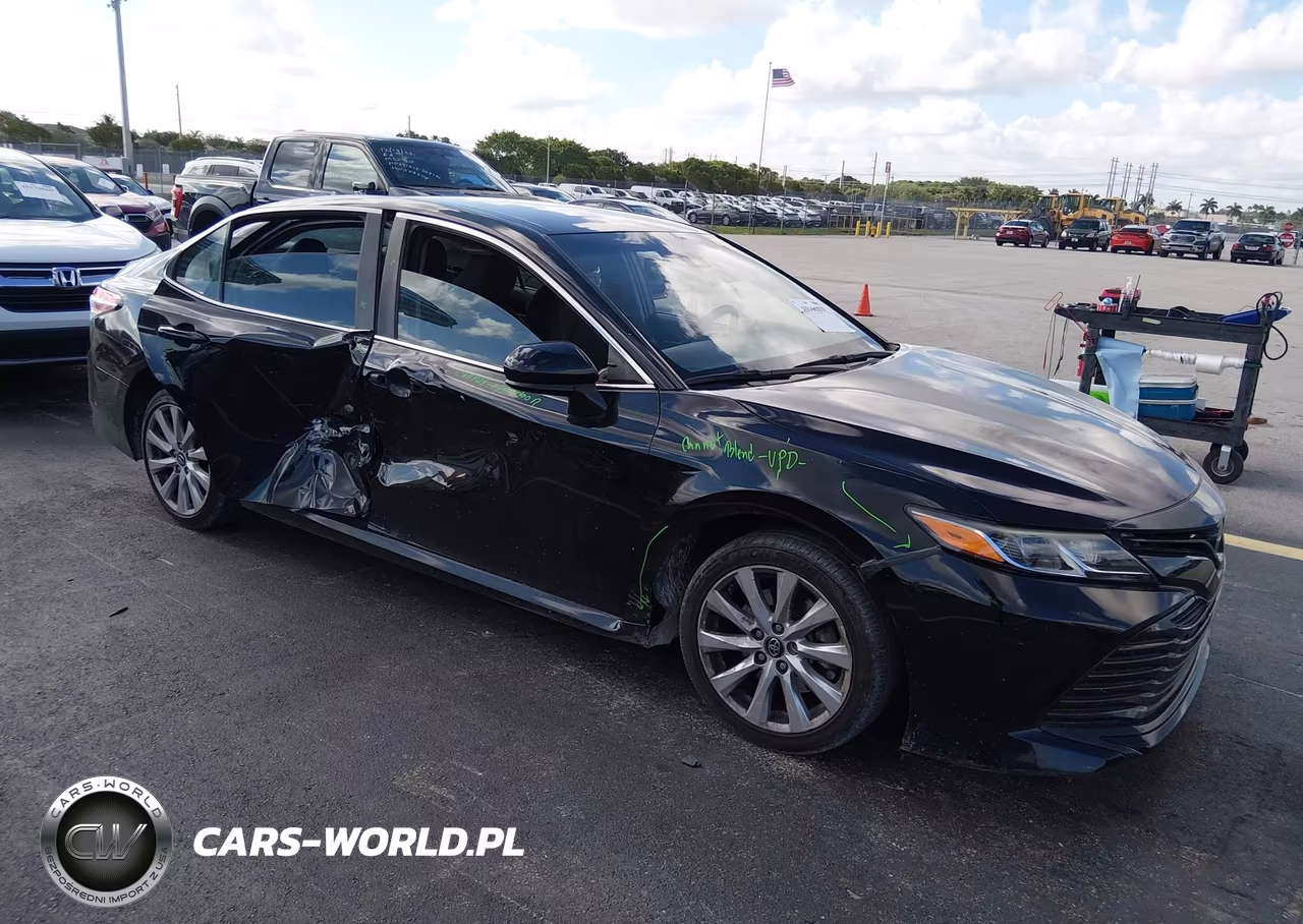2019 Toyota Camry Le – zdjęcie 1 z 16