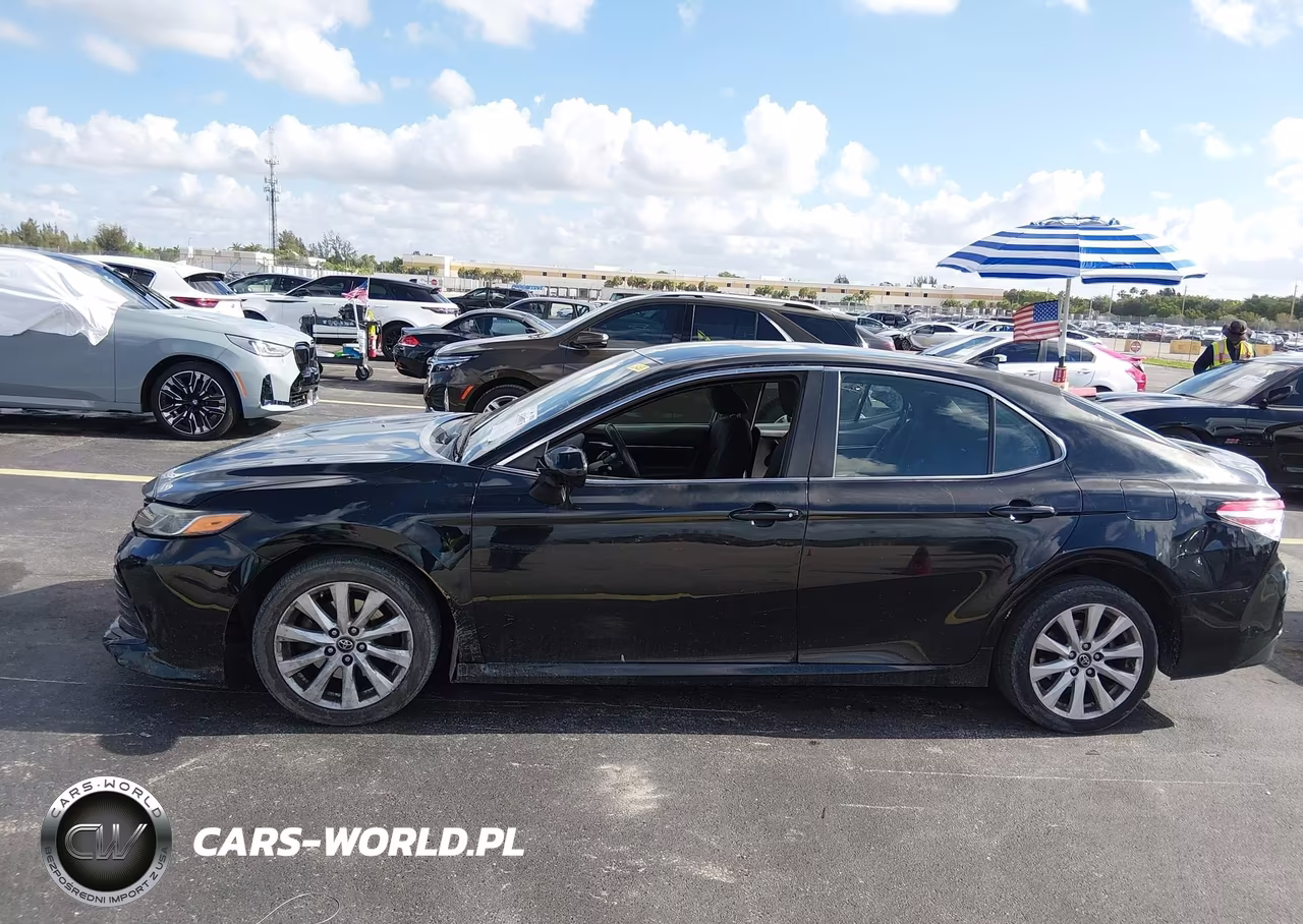 2019 Toyota Camry Le VIN:4T1B11HK8KU785344 - 14